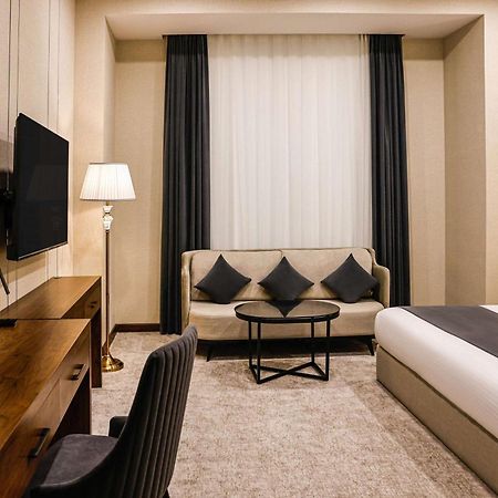 Wyndham Garden Tashkent Hotel Екстериор снимка
