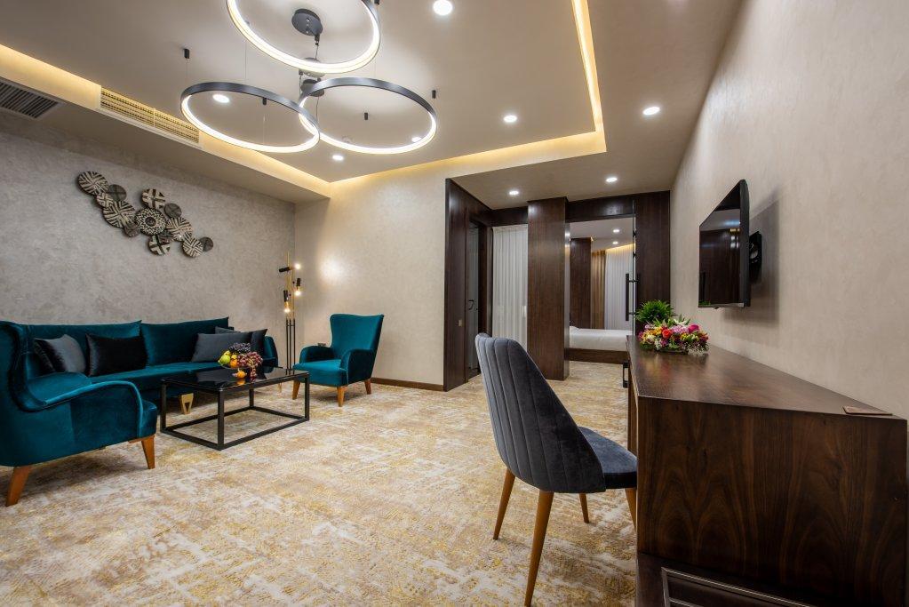Wyndham Garden Tashkent Hotel Екстериор снимка
