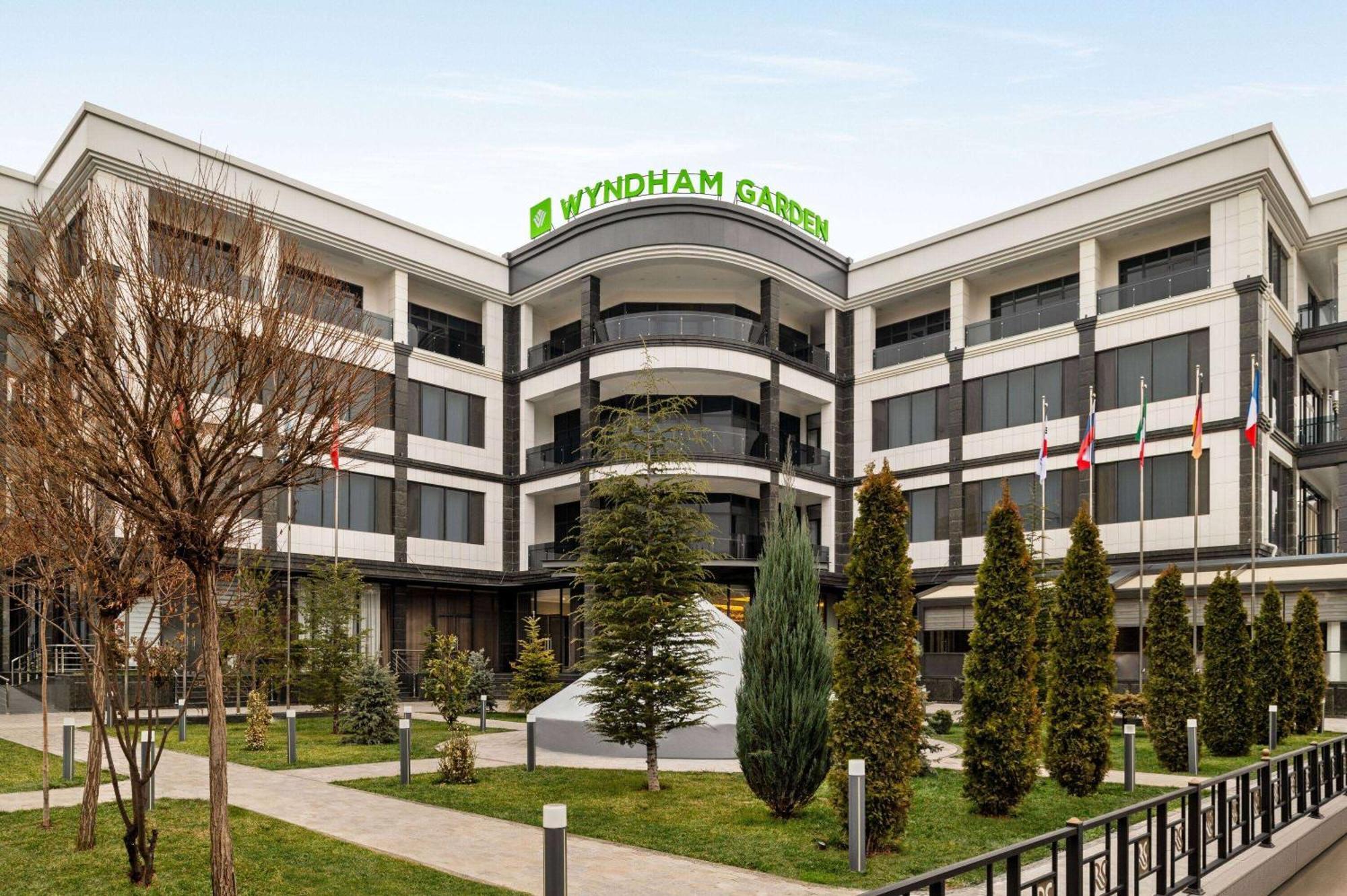 Wyndham Garden Tashkent Hotel Екстериор снимка